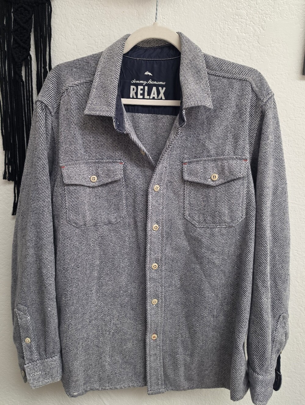 Tommy Bahama Relax men's gray flannel shirt. Blend of polyester, wool, alpaca